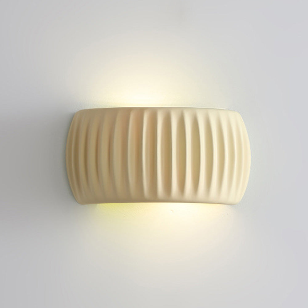Wall lamp with Simple Construction for Indoor Use
