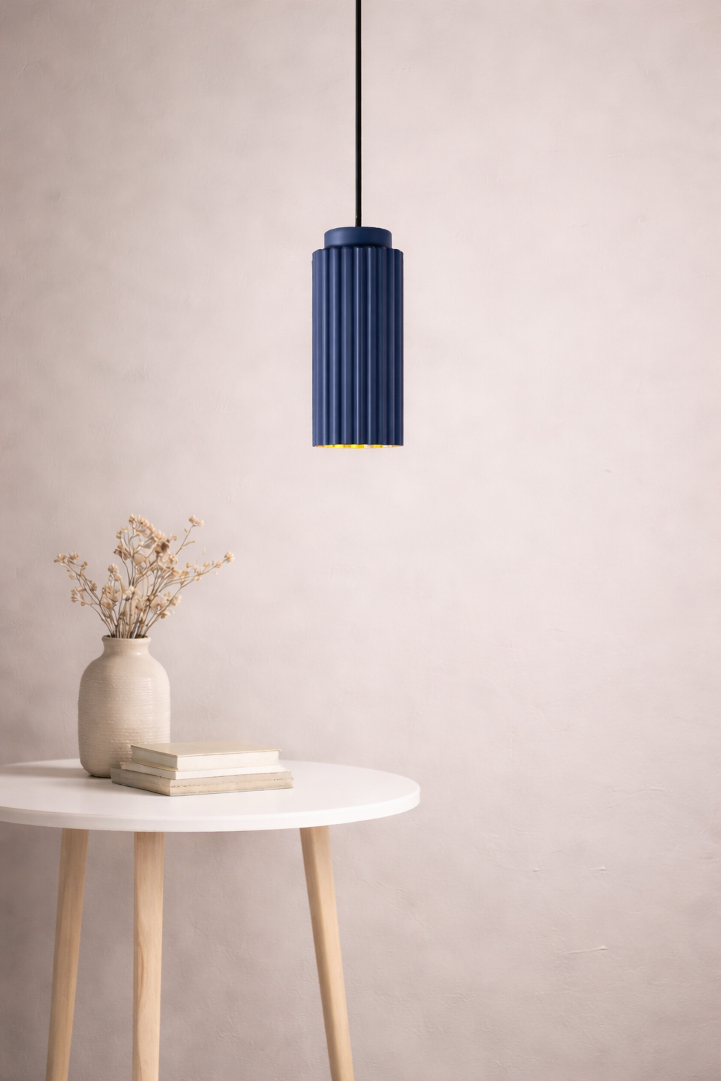 Simple ceiling lighting for living room and dining area – LED pendant lamp in Scandinavian style