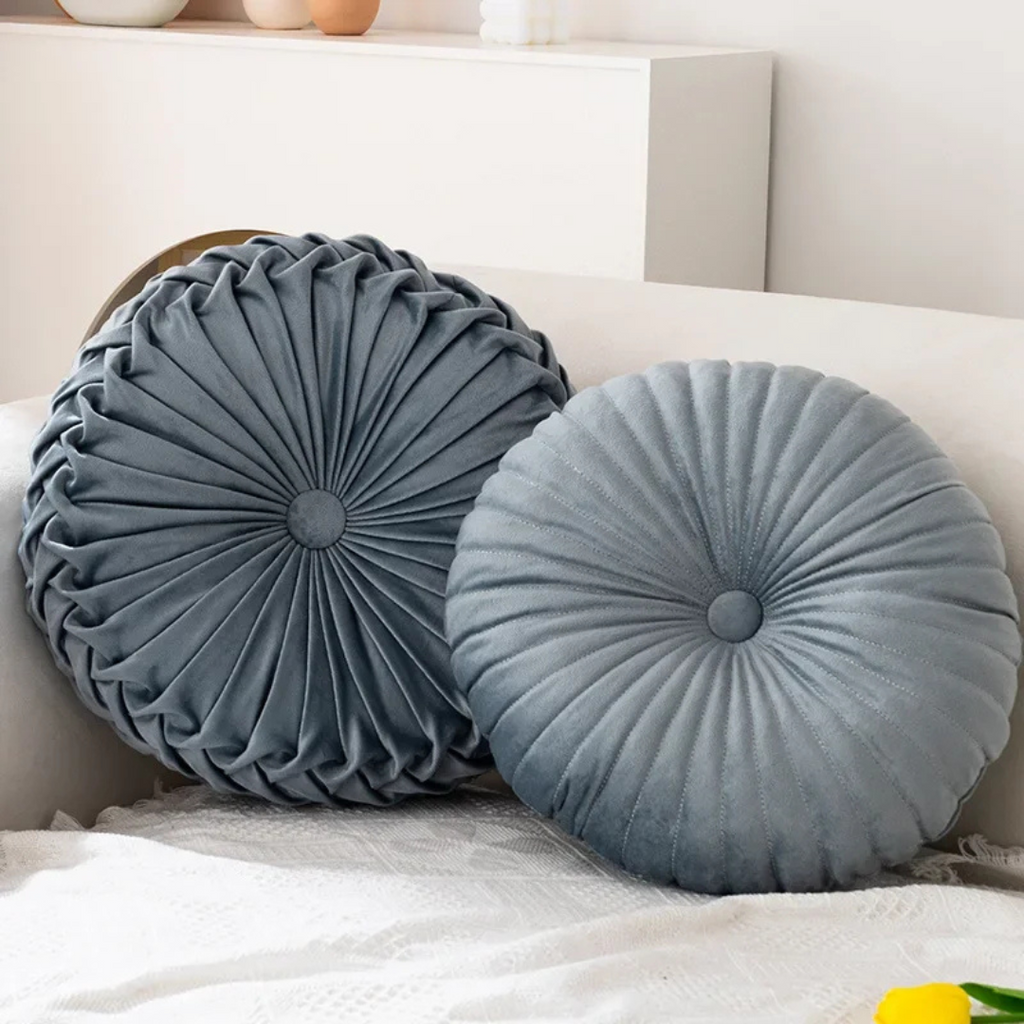 Round decorative cushion for indoor use