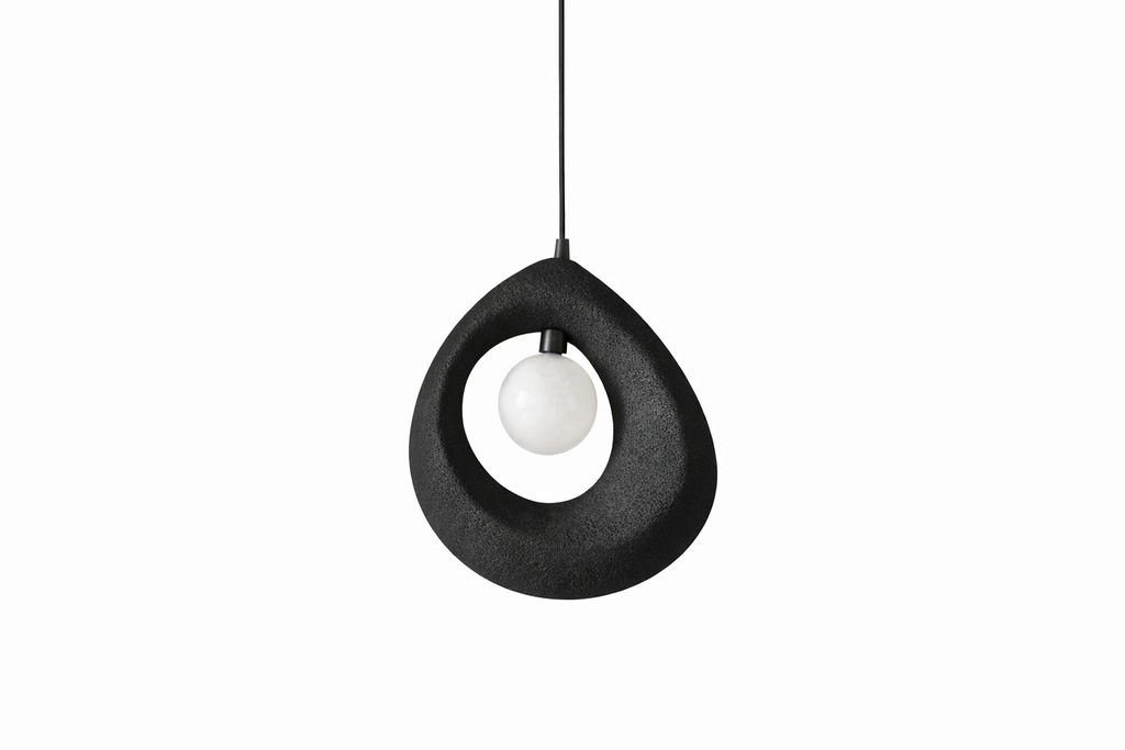 Minimalistisk loftbelysning til stue og spiseområde – Pendellampe i wabi sabi stil