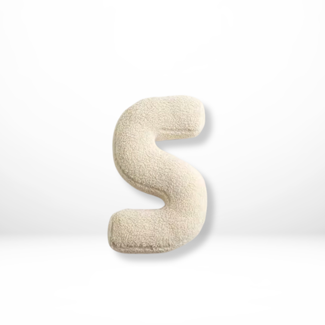 Pyntepude i fløjl formet som bogstav A–Z