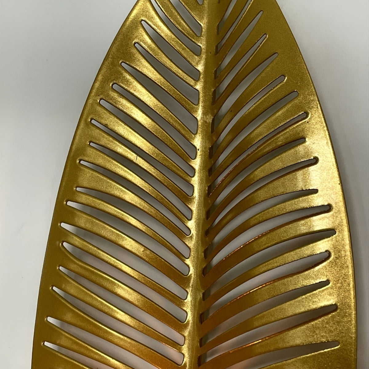 Væghængte lysestager med bladmønster til indendørs brug