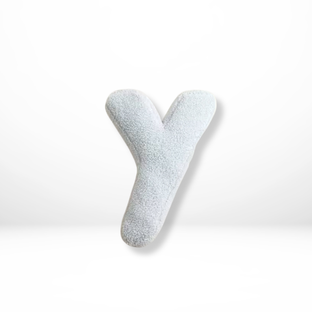 Pyntepude i fløjl formet som bogstav A–Z