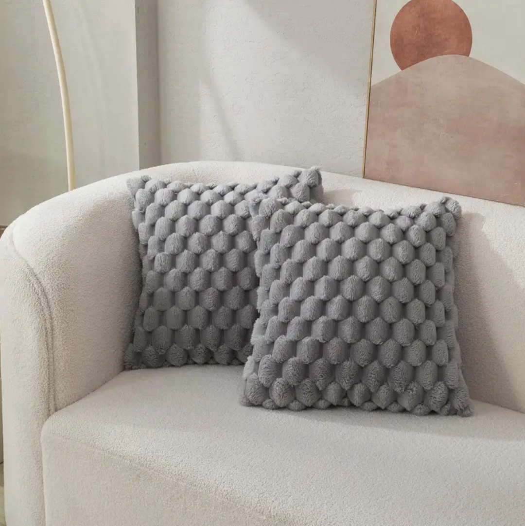 Decorative cushion in velvet for indoor use