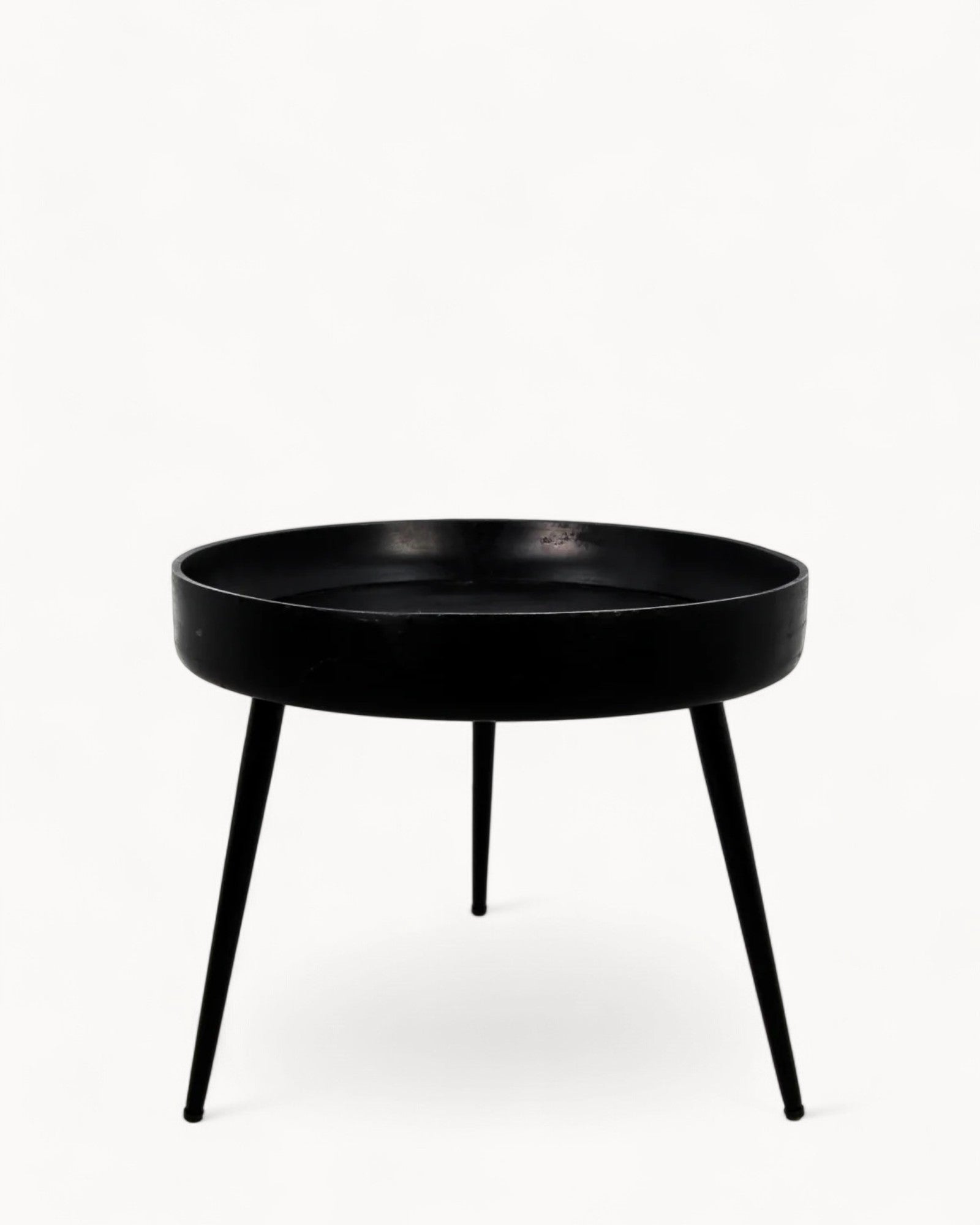 Ventura Table – sort sidebord 50x50 cm i mangotræ og metal