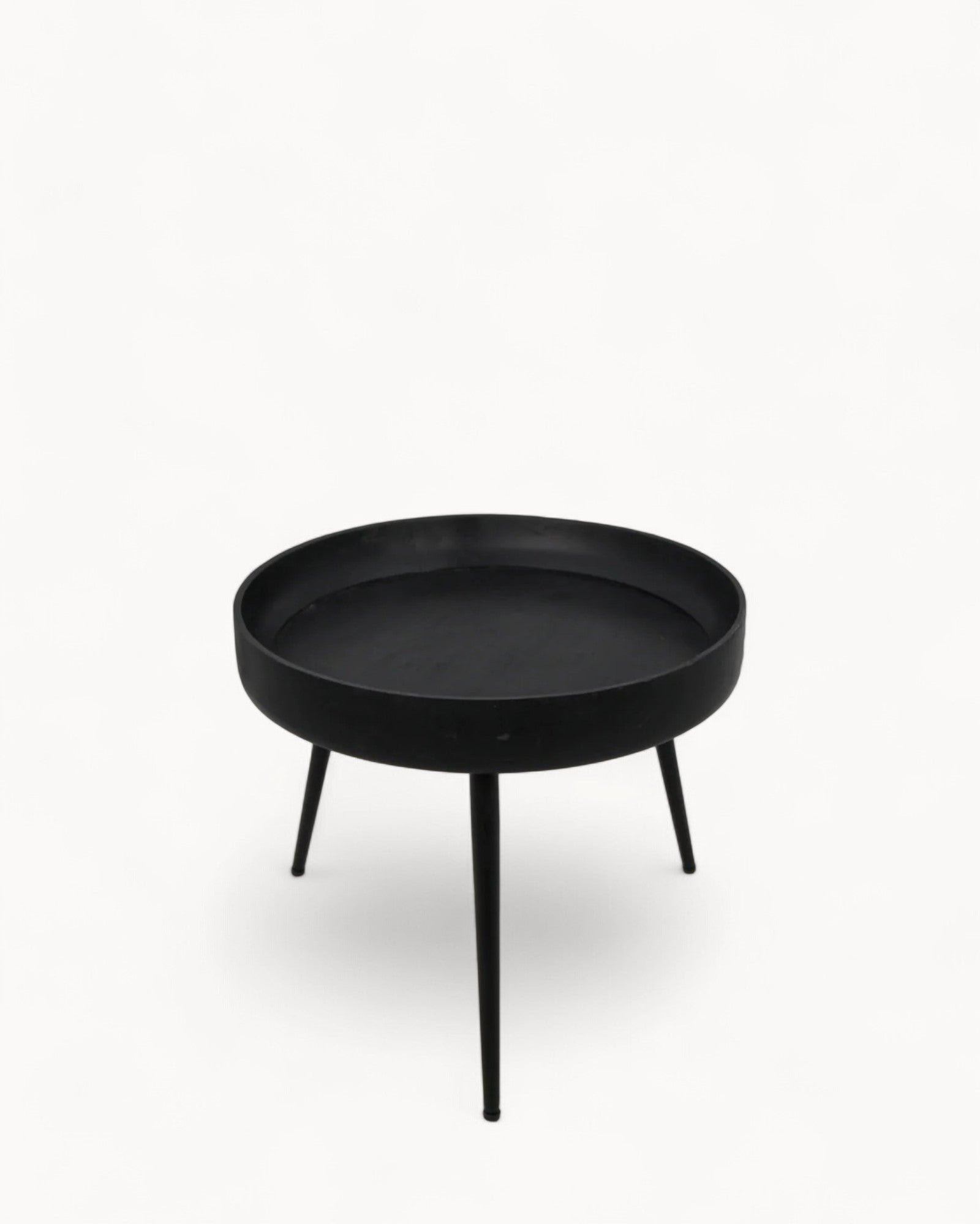 Ventura Table – sort sidebord 50x50 cm i mangotræ og metal