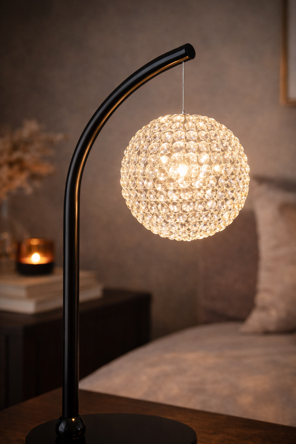 Bordlampe med Kompakt Udformning til Indendørs Brug