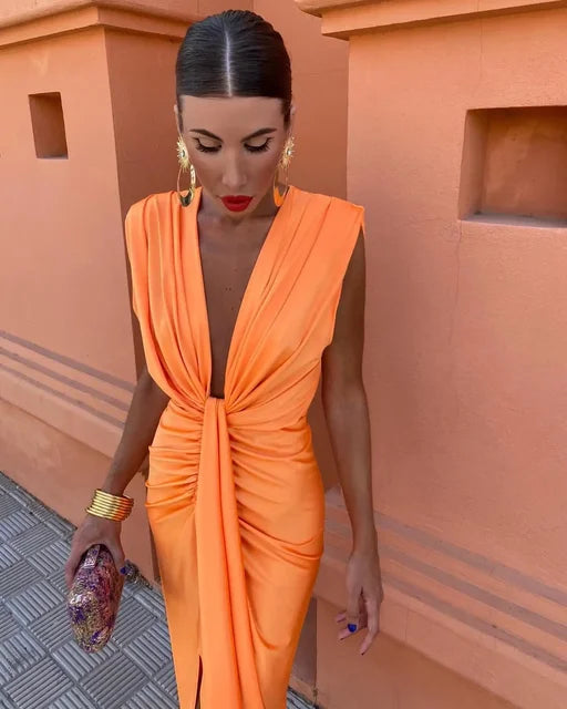 Sleeveless midi dress for warm days – V-neck dress for women