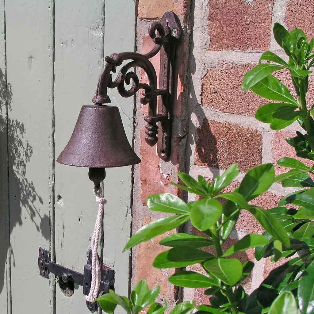 Classic entrance for the home – Doorbell in cast iron