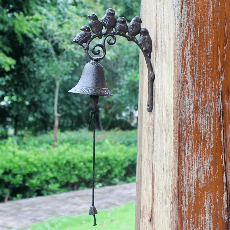Classic entrance for the home – Doorbell in cast iron