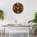 Easily readable time in dark rooms – Wall clock with glowing numbers
