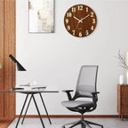 Easily readable time in dark rooms – Wall clock with glowing numbers