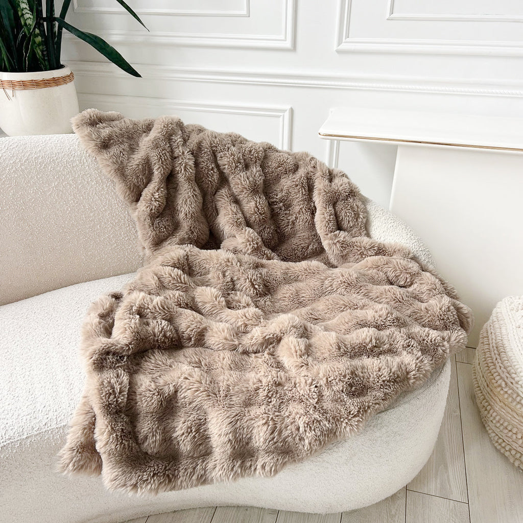 Blødt tæppe til sofa og seng