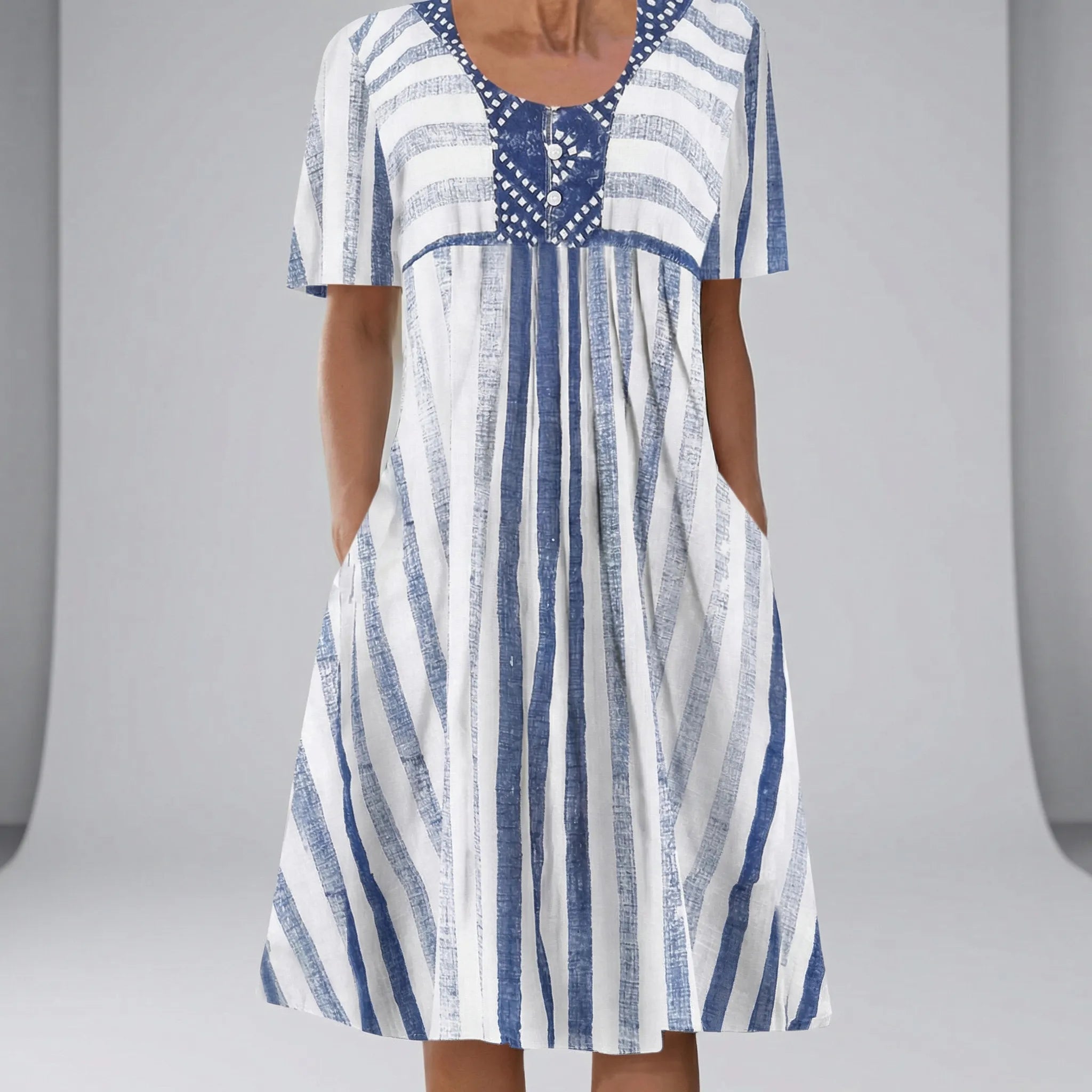 Light striped dress for everyday use – Short-sleeved dress for women