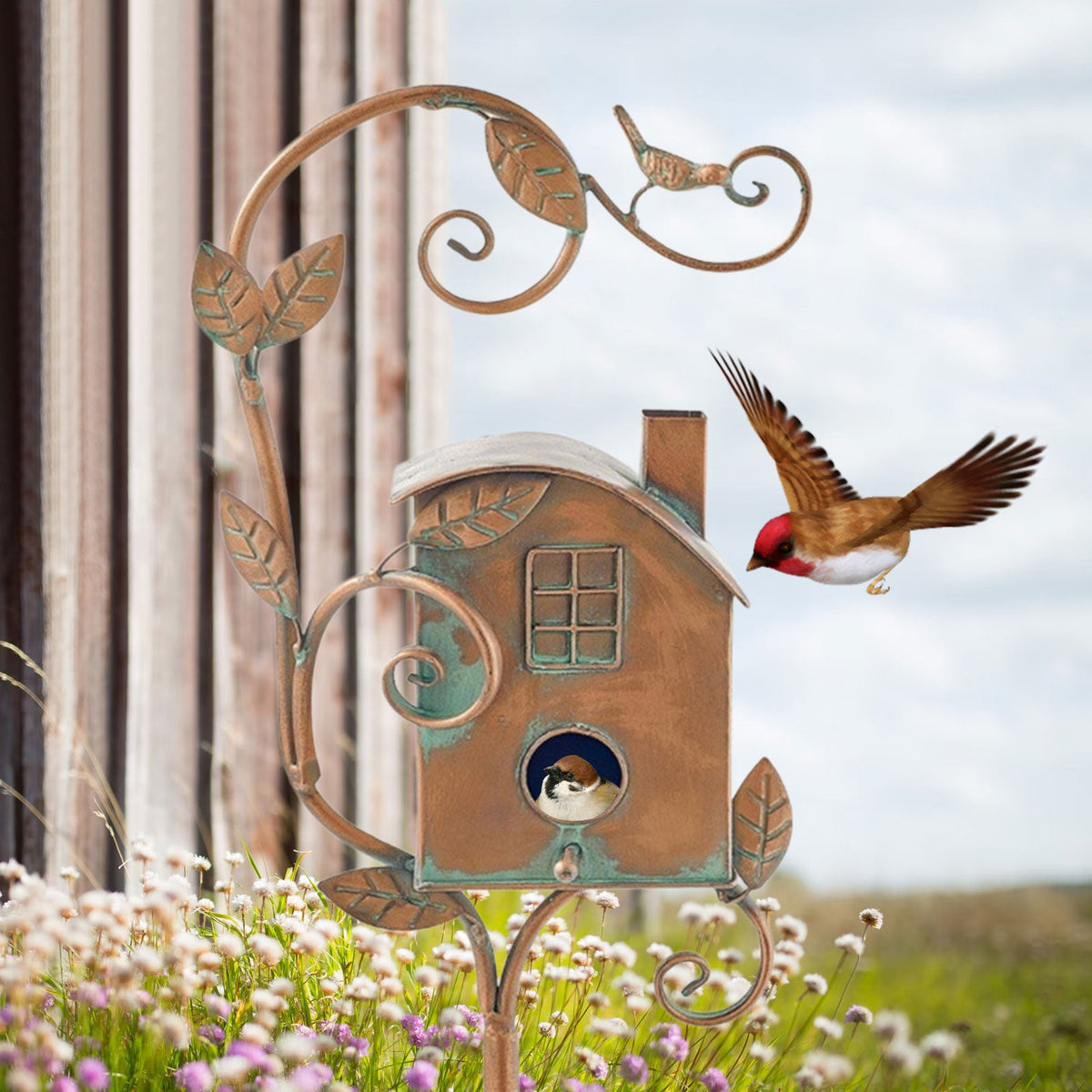 Decorative metal birdhouse garden stake – Vintage style