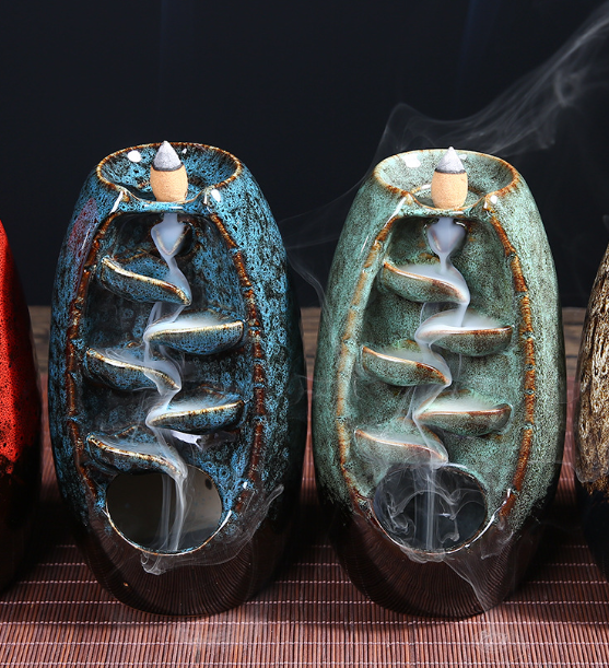 Røgelsesholder med vandfaldseffekt