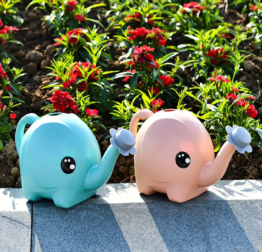 Easy Plant Watering for Indoor and Outdoor Use – Elephant Watering Can with Spray Nozzle (1500 ml)