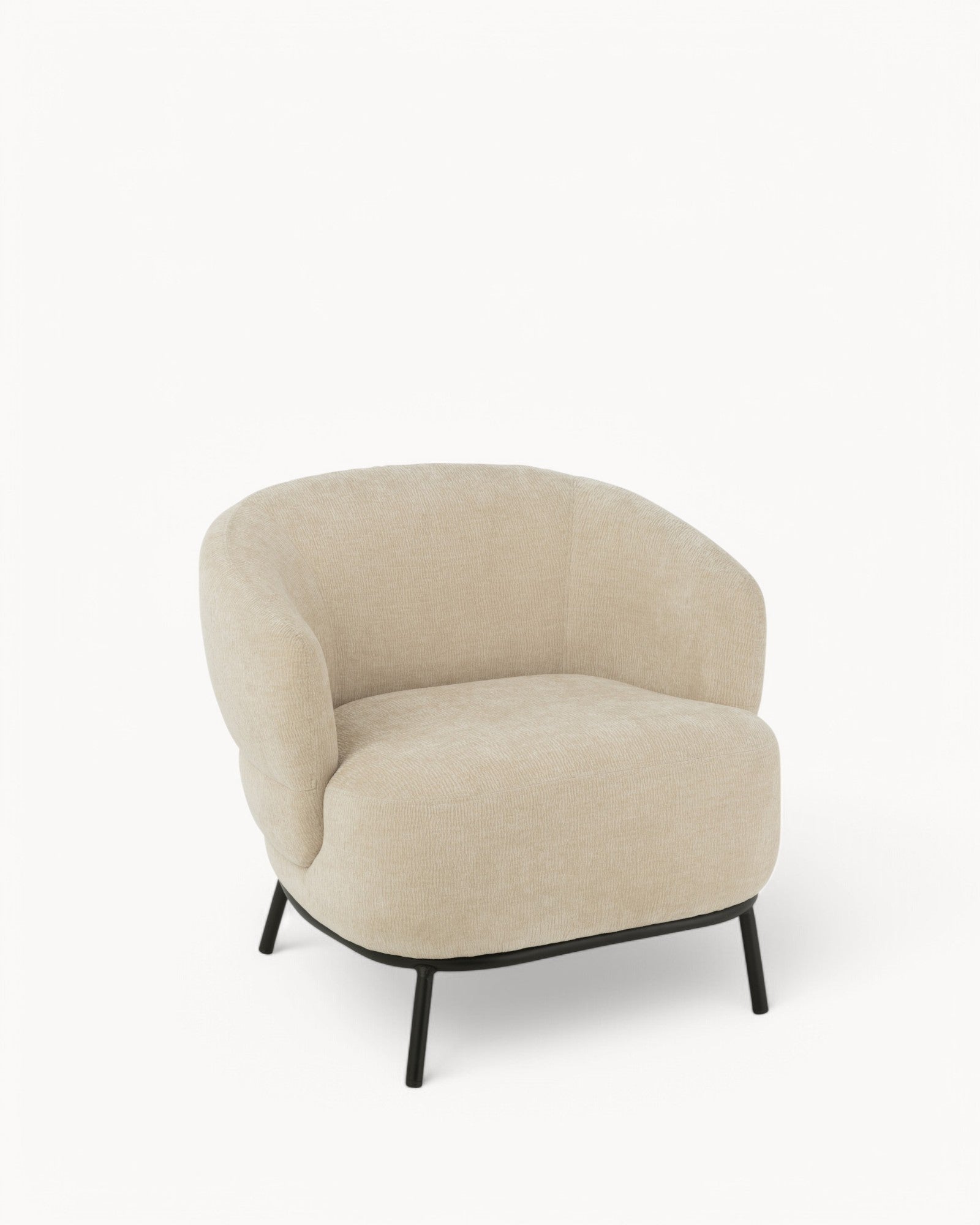 Marso Lounge – Komfortabel beige lænestol med træaccenter og skumfyld