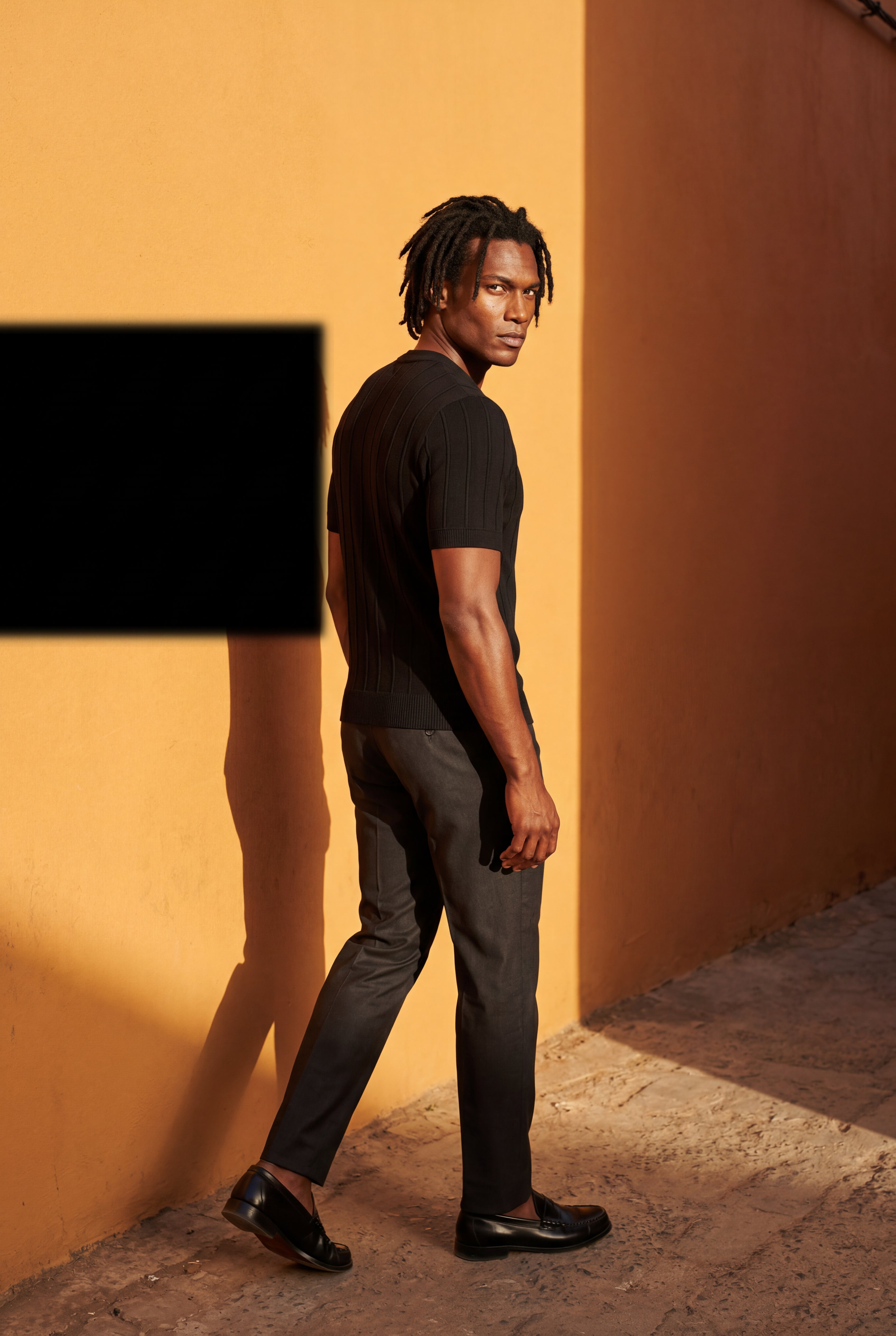 Ribbed t-shirt for everyday use – Short-sleeved crew neck shirt for men
