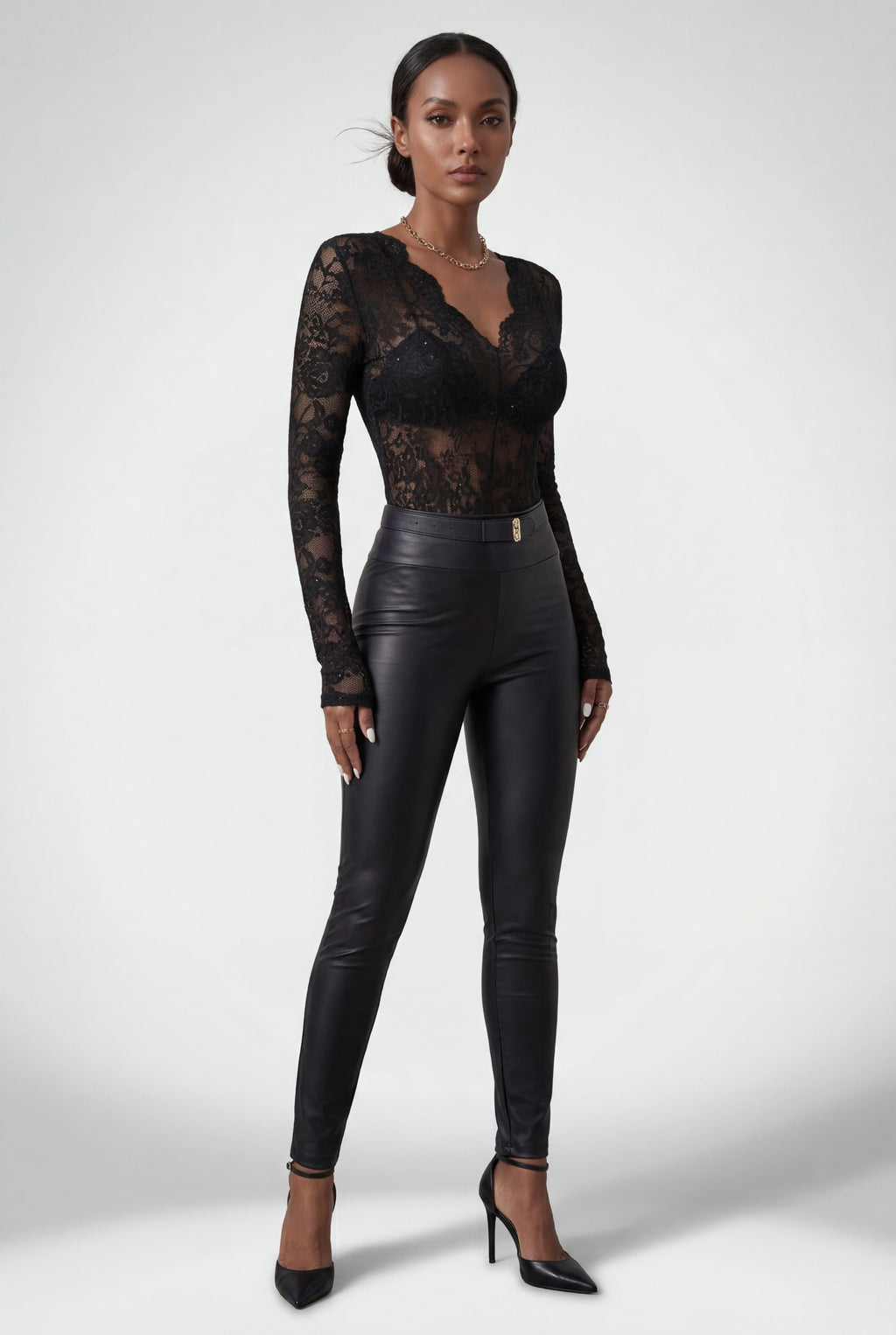 Elegant lace top for parties and evenings – Long-sleeved bodysuit for women
