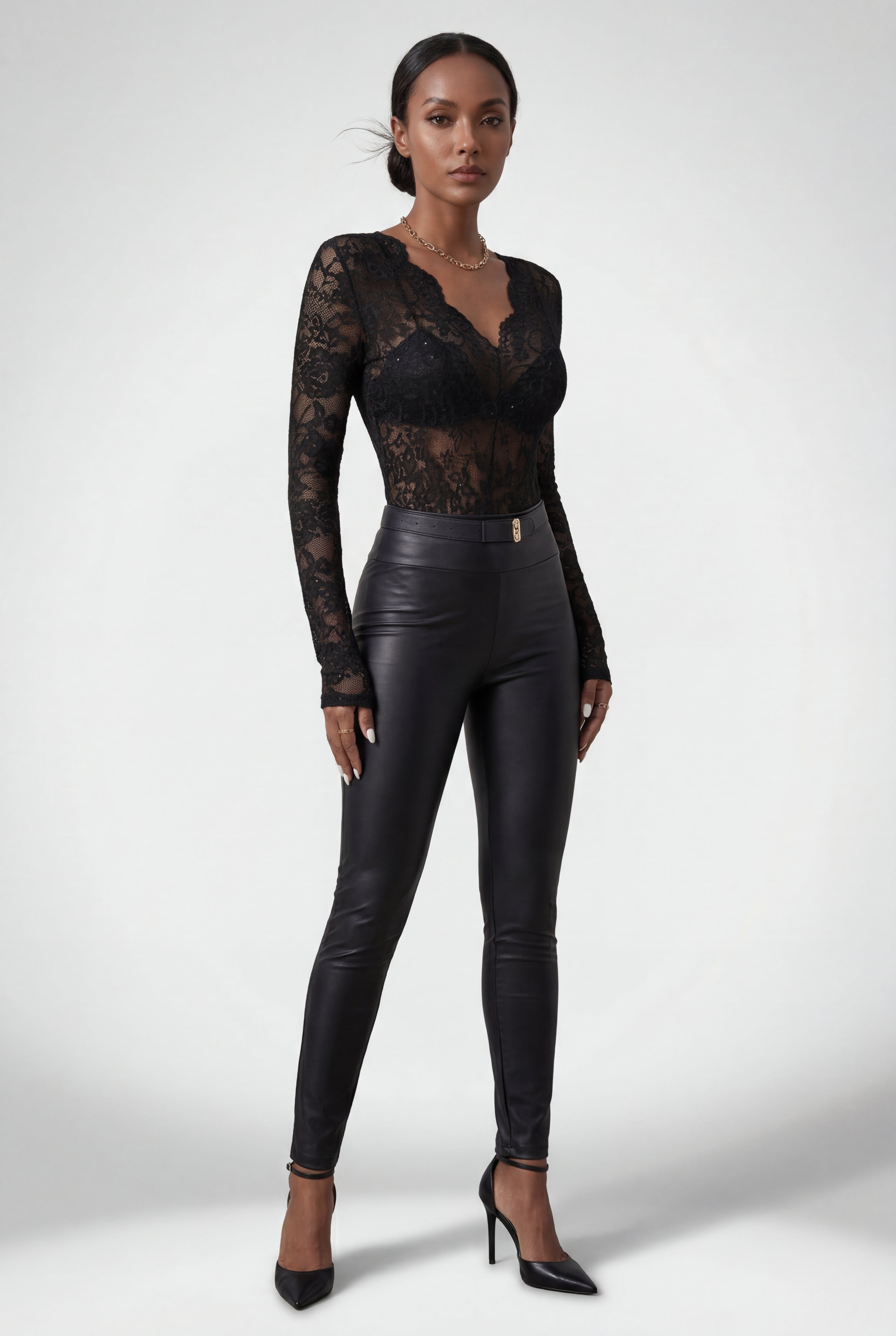 Elegant lace top for parties and evenings – Long-sleeved bodysuit for women