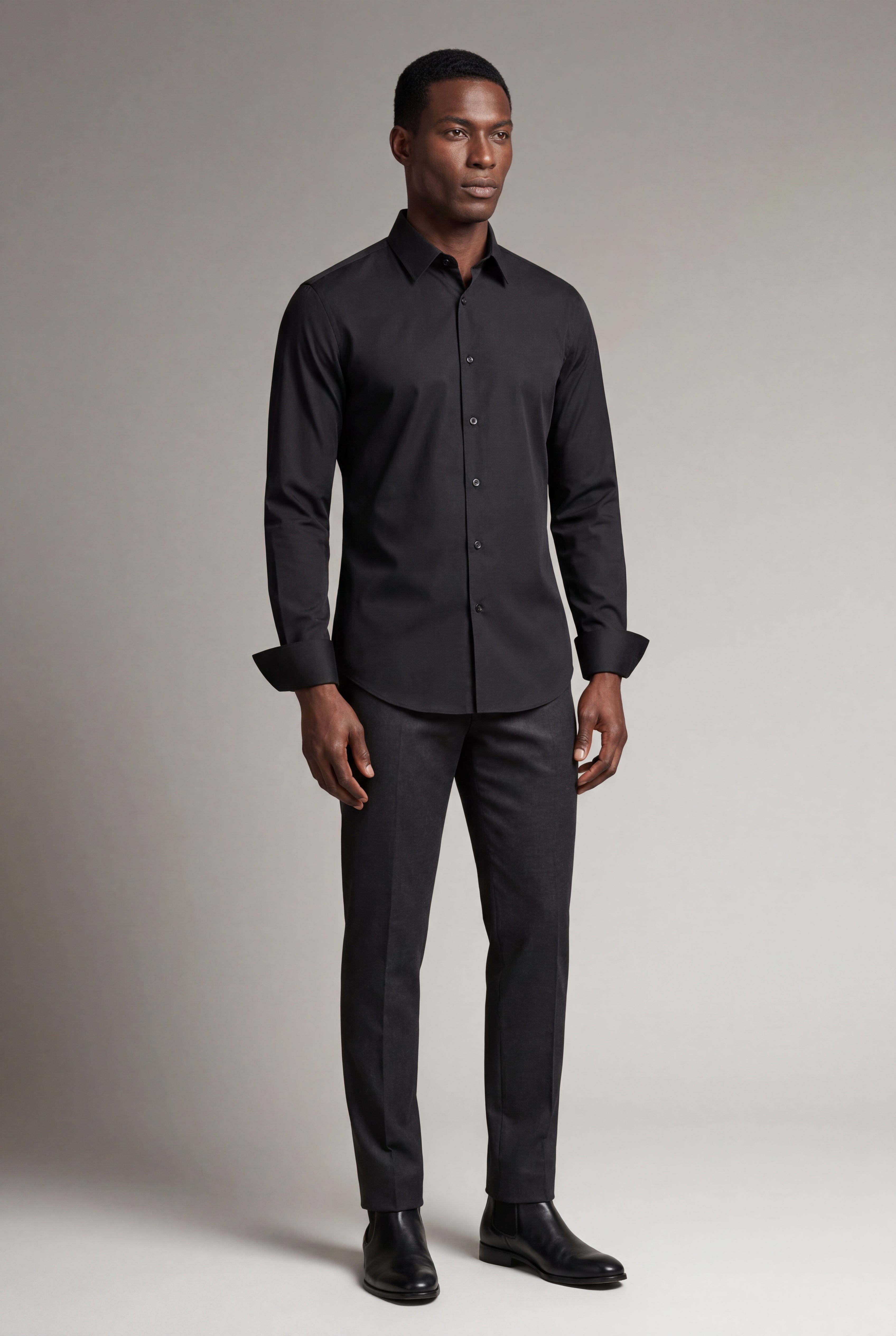 Fitted shirt for work and everyday use – Long-sleeve shirt with classic collar for men