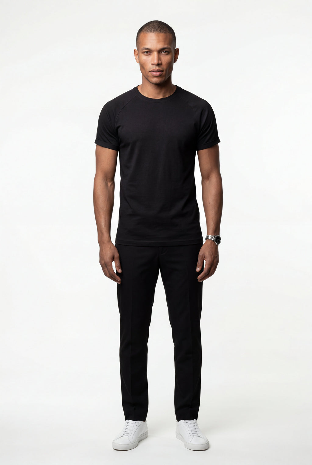 Fitted t-shirt for everyday use – Short-sleeve t-shirt with round neck for men