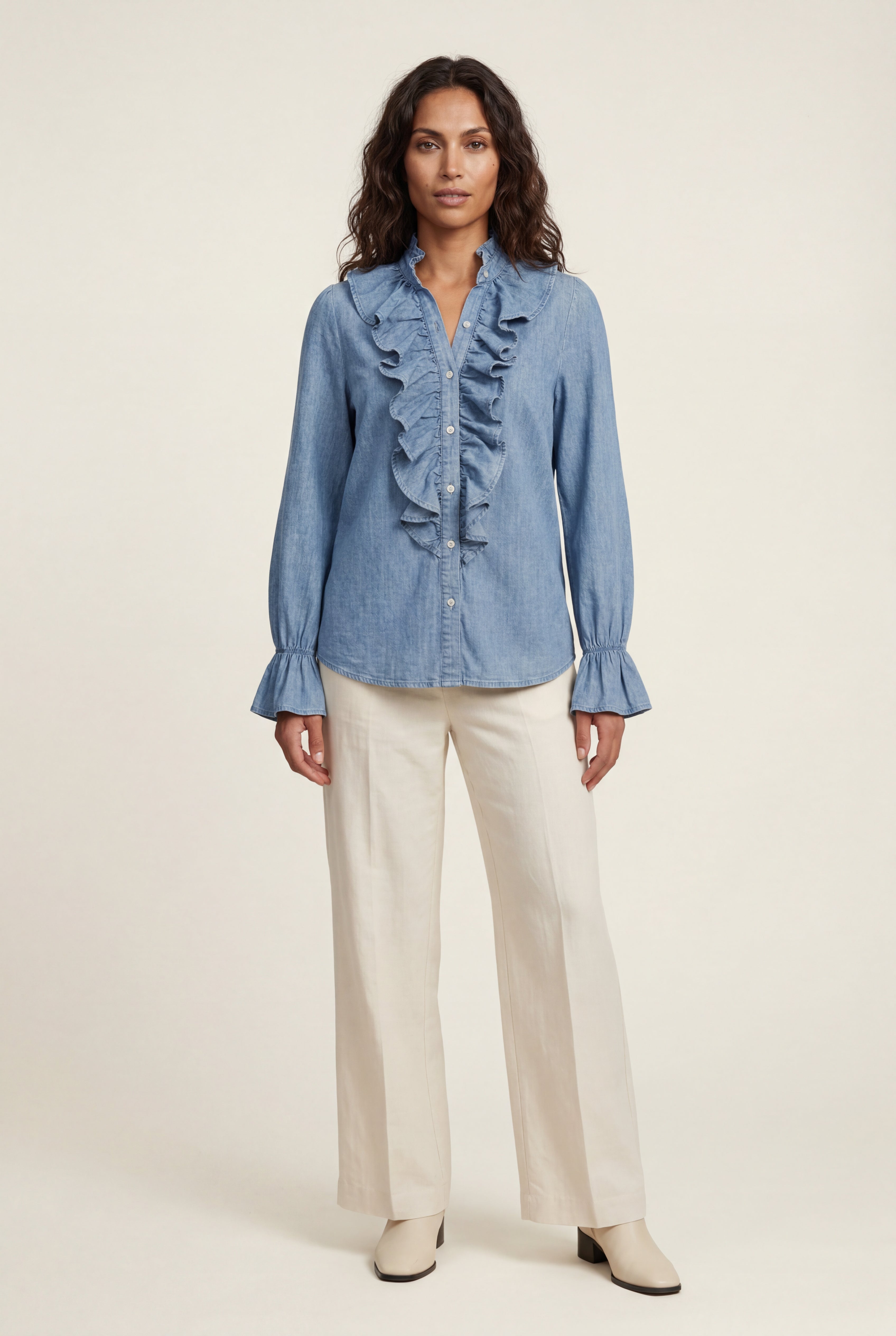 Elegant blouse for work and everyday use – Pleated blouse with ruffle details for women