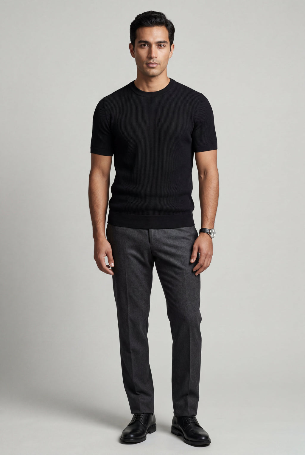 Fitted t-shirt for everyday use – Short-sleeve knitted t-shirt for men