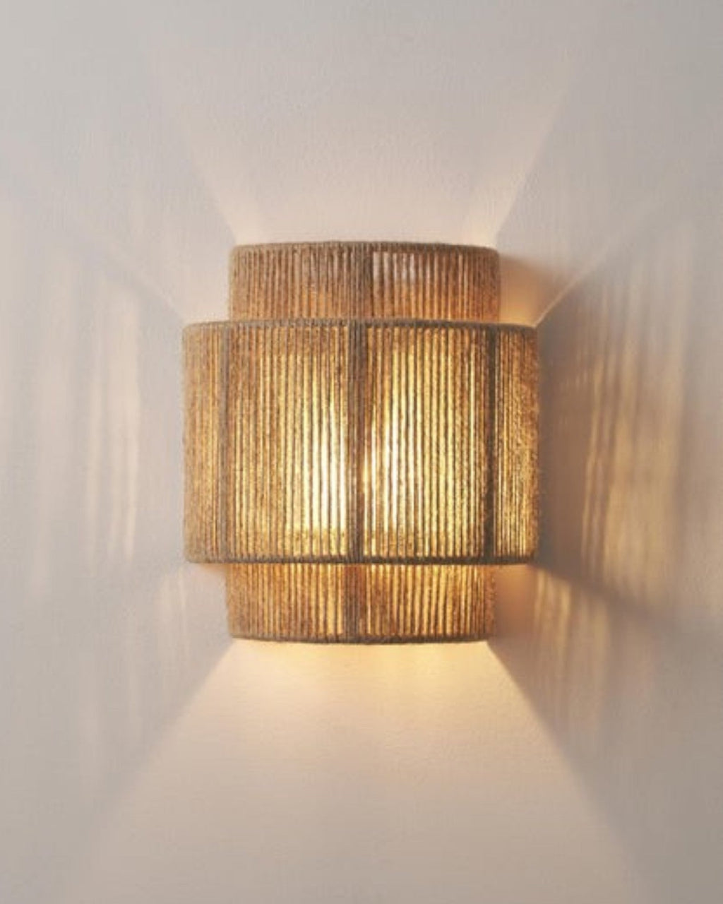 Jutea væglampe – Naturligt design i jute moderne og funktionelt