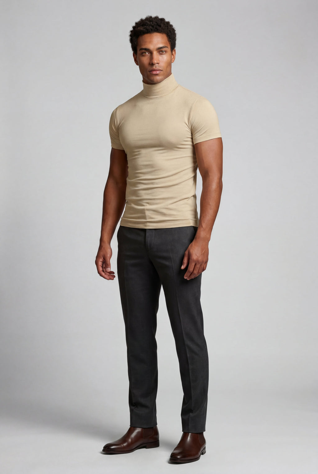 Fitted t-shirt for everyday use – Short-sleeve t-shirt with turtleneck for men