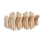 Væggarderobe i træ til ophæng af tøj