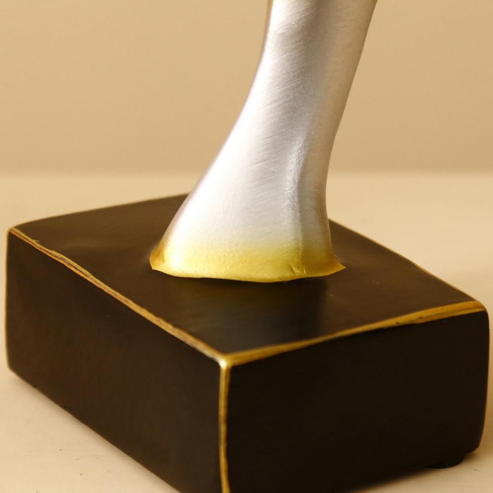 Skulptur formet som englevinger til indendørs brug