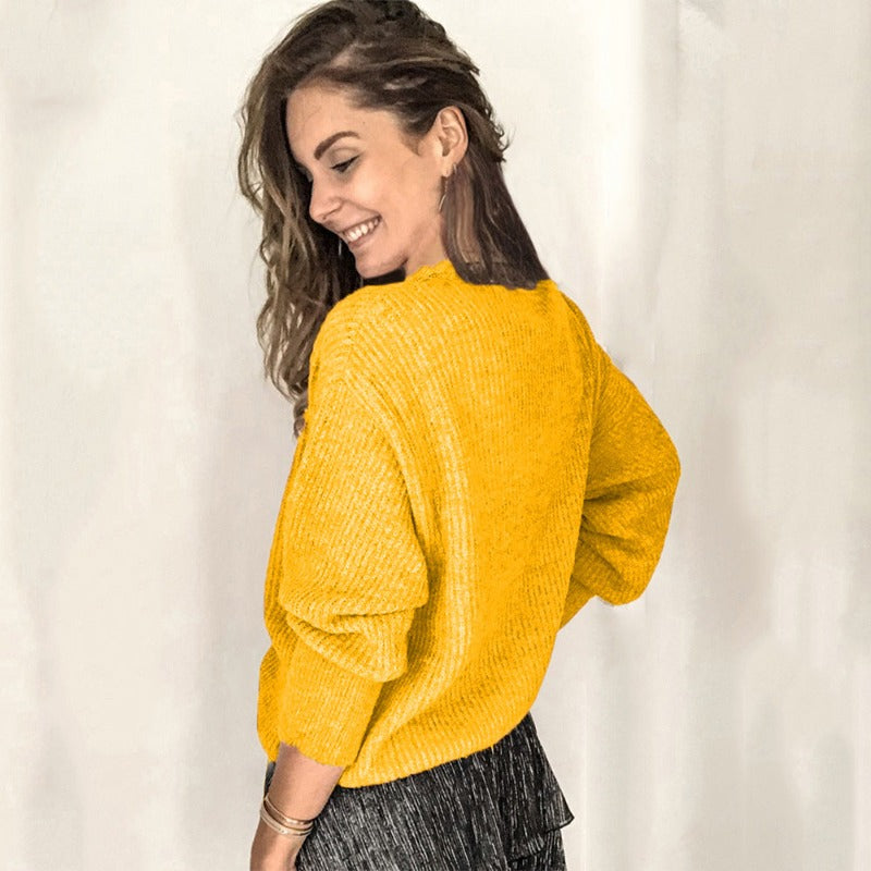 Warm knit sweater for everyday use – V-neck knit sweater for women