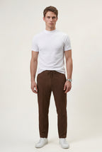 Fitted t-shirt for everyday use – Short-sleeve t-shirt with high neck for men