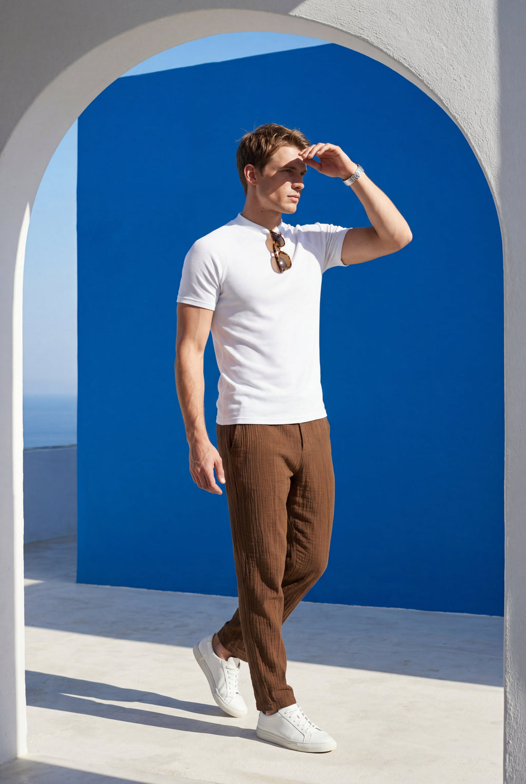 Fitted t-shirt for everyday use – Short-sleeve t-shirt with high neck for men