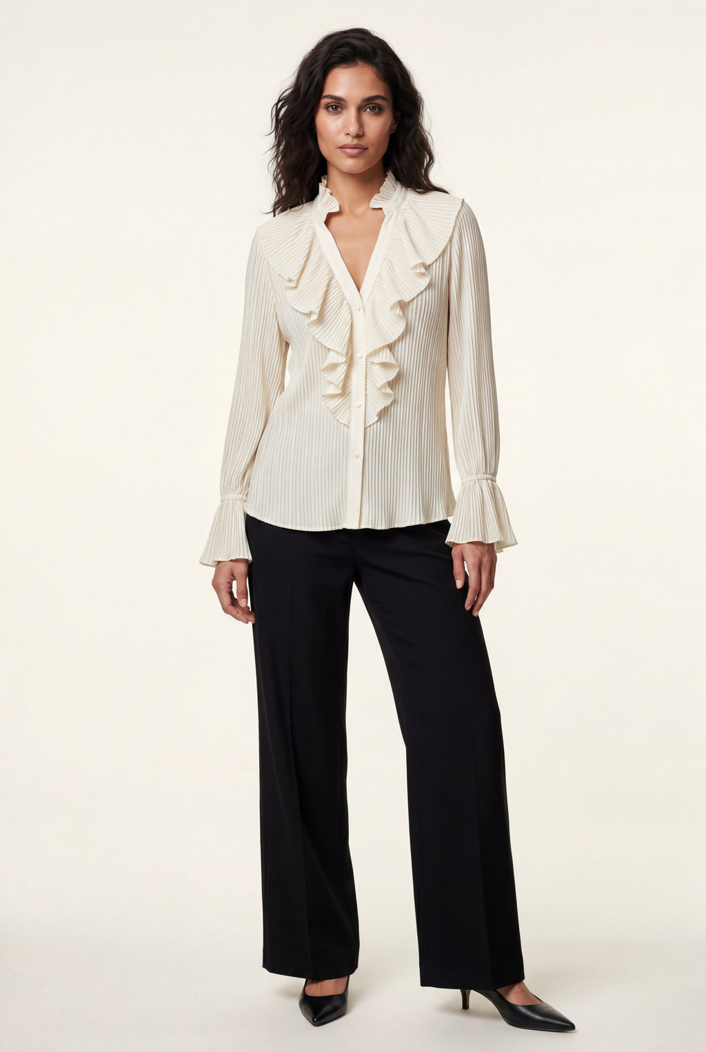 Elegant blouse for work and everyday use – Pleated blouse with ruffle details for women