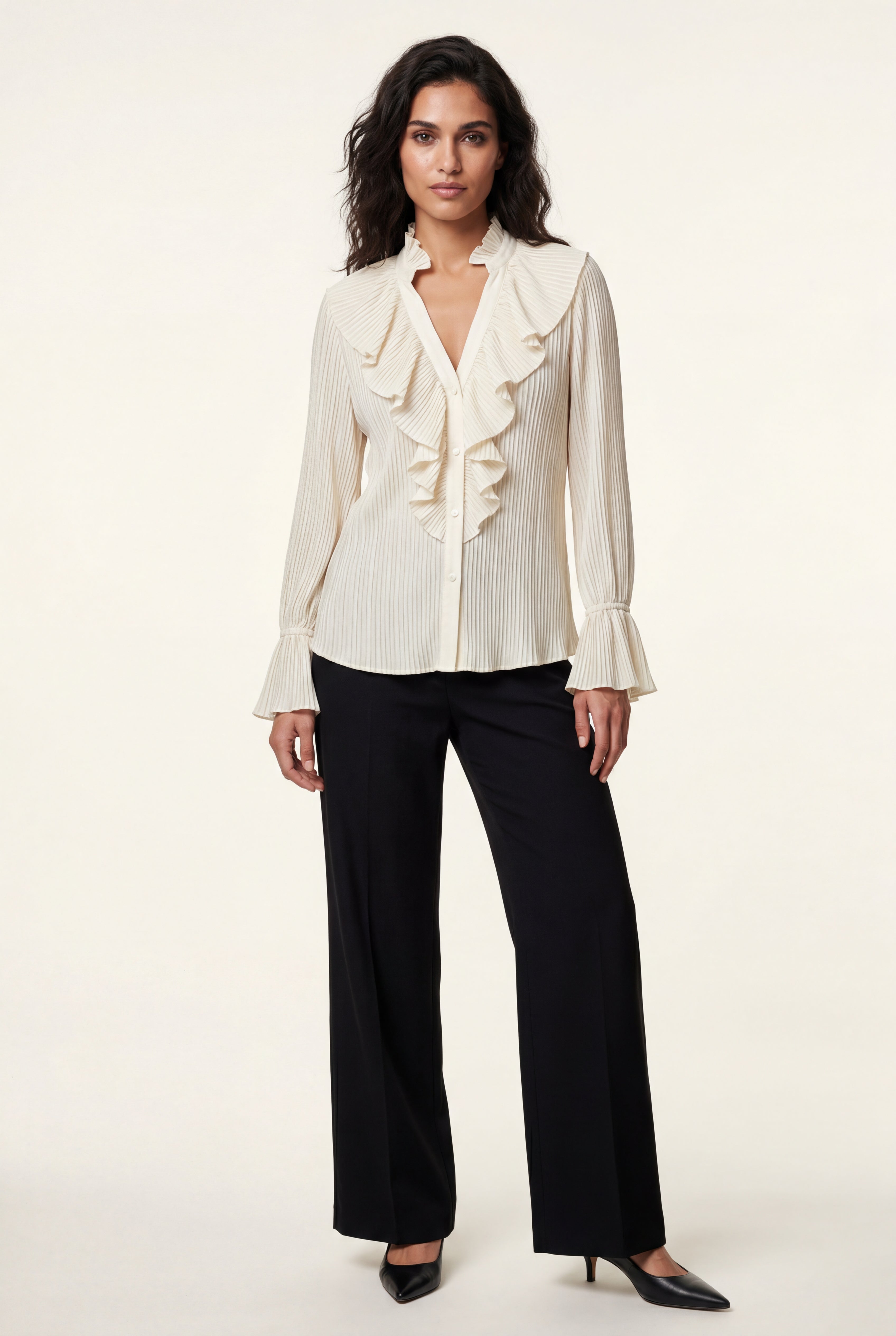 Elegant blouse for work and everyday use – Pleated blouse with ruffle details for women