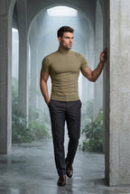 Fitted t-shirt for everyday use – Short-sleeve t-shirt with turtleneck for men