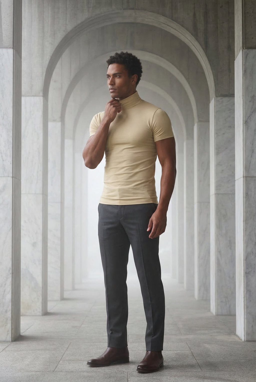 Fitted t-shirt for everyday use – Short-sleeve t-shirt with turtleneck for men