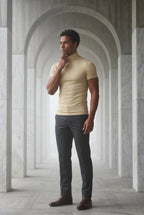 Fitted t-shirt for everyday use – Short-sleeve t-shirt with turtleneck for men